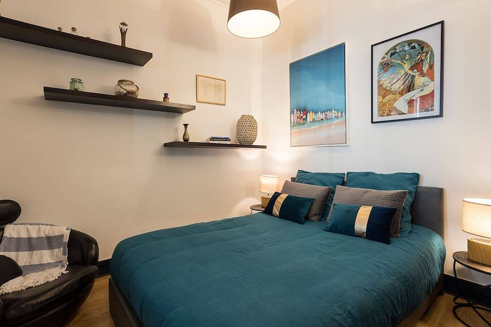 Entire apartment, Comfort and refinement in the heart of the city in Valence, Valence region