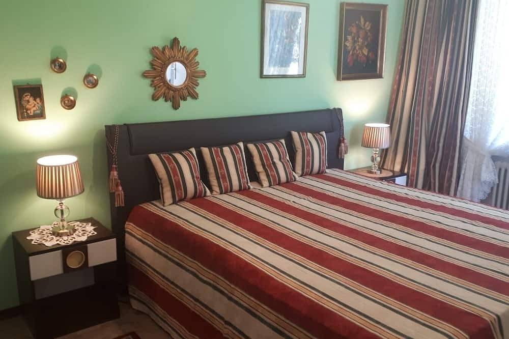 Ganze Wohnung, Apartment with Panoramic Lake View & Terrace in Pino, Lago Maggiore No 7 in Pino sulla Sponda del Lago Maggiore, Maccagno con Pino e Veddasca