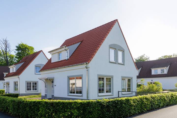 Bungalow für 6 Personen, mit Balkon/Terrasse und Terrasse sowie Garten