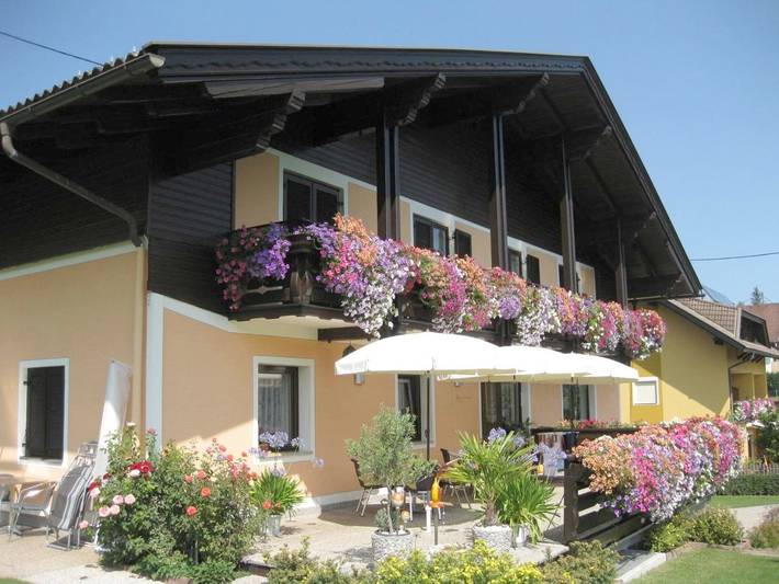 BnB für 2 Personen, mit Garten und Balkon in Villach