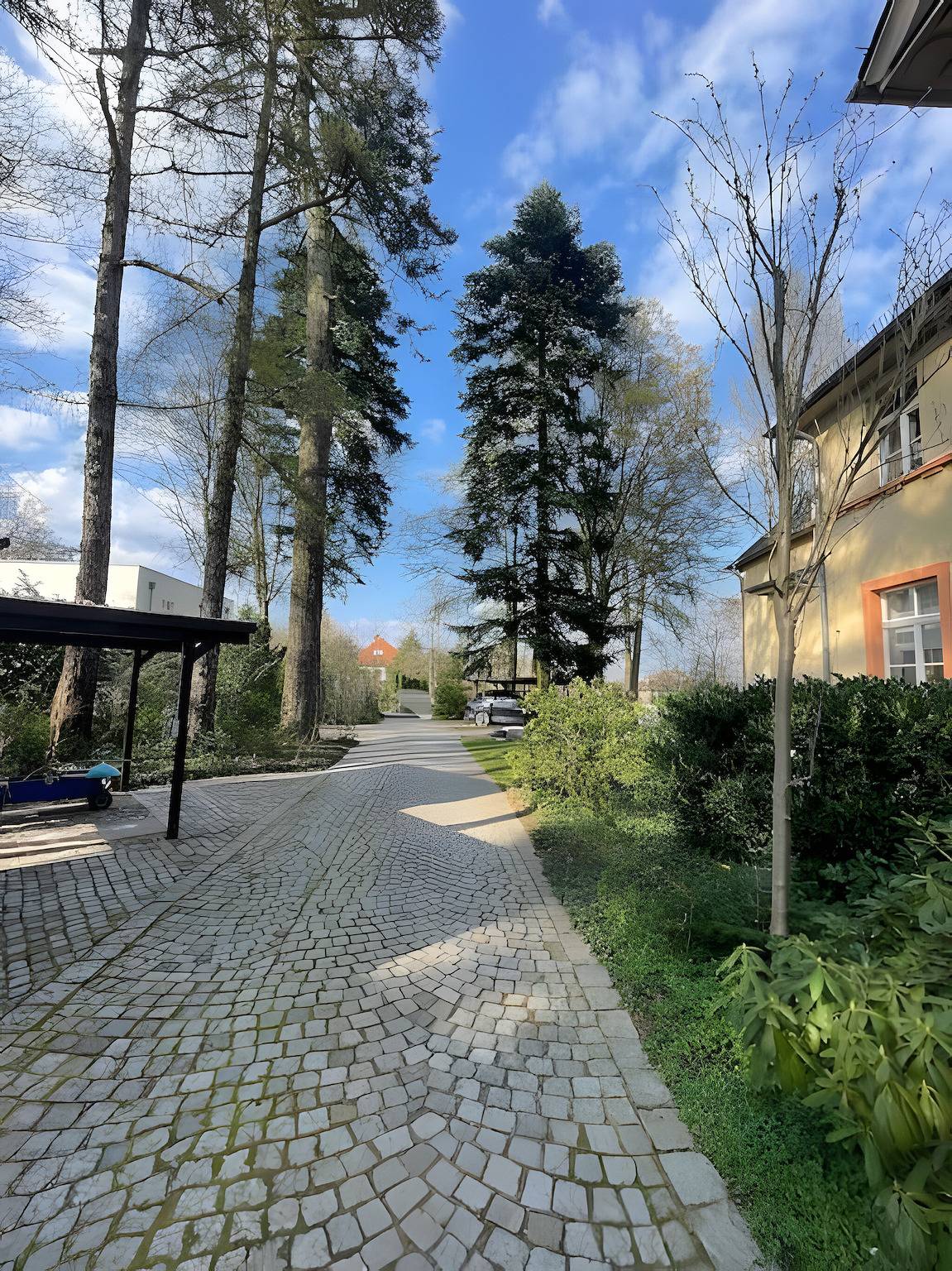 Appartement entier, Penthouse panoramique dans une magnifique villa in Brasselsberg, Cassel (Allemagne)