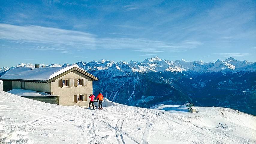 Location de vacances pour 30 personnes, avec sauna et vue à Mollens