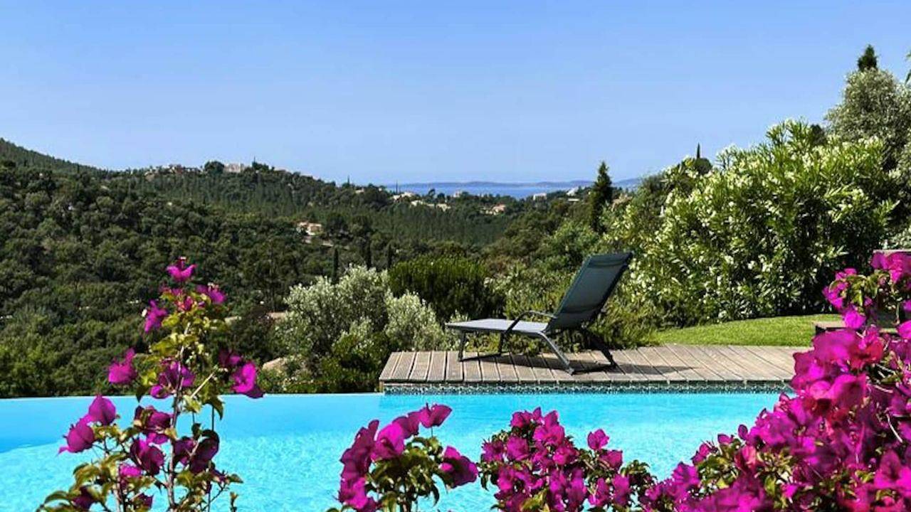 Appartement De Vacances pour 11 Personnes dans La Londe-les-Maures, Région de Toulon