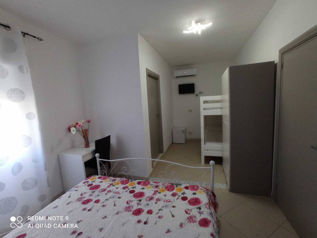 Appartamento intero, Appartamento 'Camera Deluxe' con terrazza privata, Wi-Fi e aria condizionata in Peschici, Valle Clavia