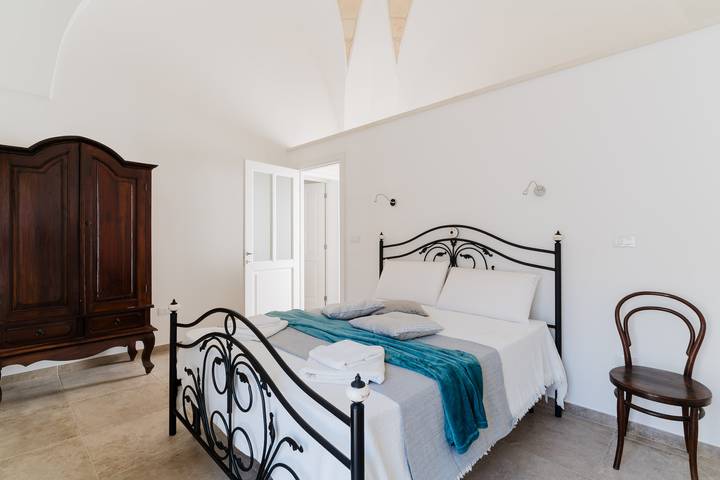 Room for 2 people, with yard, with pets