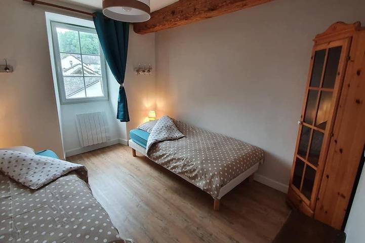 Gîte pour 6 personnes, avec terrasse et jardin, animaux acceptés dans vallée d'Aspe - 3