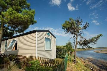 Camping pour 4 Personnes dans La Faute-sur-Mer, Vendée, Photo 3