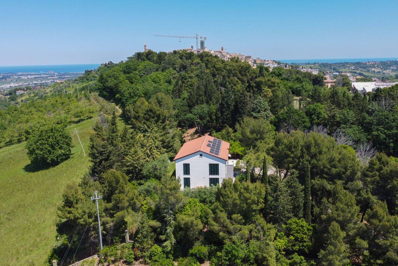 Entire apartment, Elegant Villa with Garden - Perfect for Groups in Potenza Picena, Adriatic Coast Marken