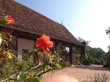 Gîte pour 22 personnes, avec jardin et terrasse à Beaubery
