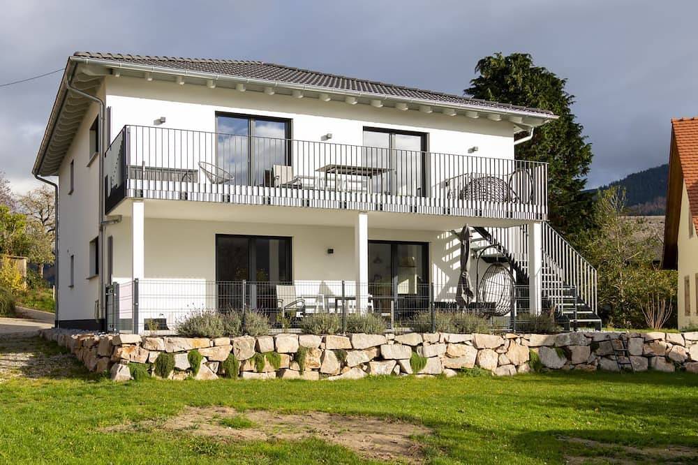 5* Ferienwohnung Schwalbennest mit traumhafter Aussicht im 1. Og in Horben, Südschwarzwald