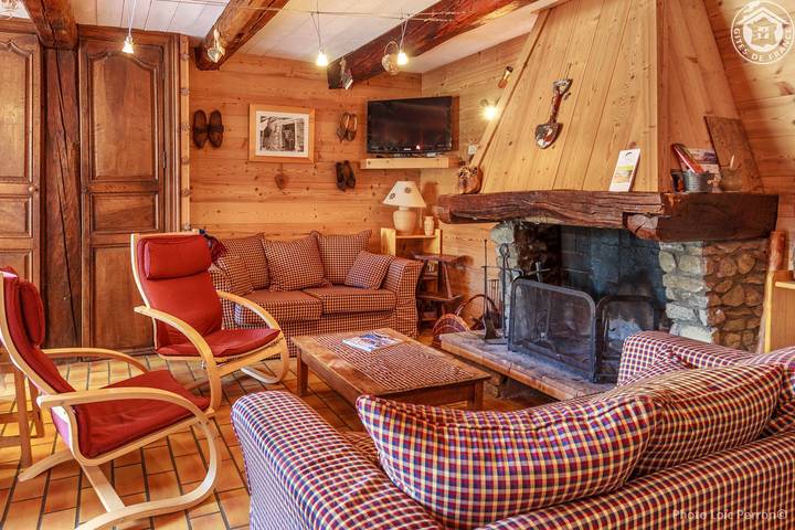 Gîte pour 10 personnes, avec Balcon à Cevins