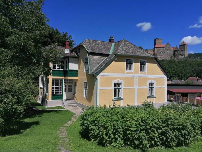 Ferienwohnung für 10 Personen, mit Terrasse und Ausblick sowie Garten