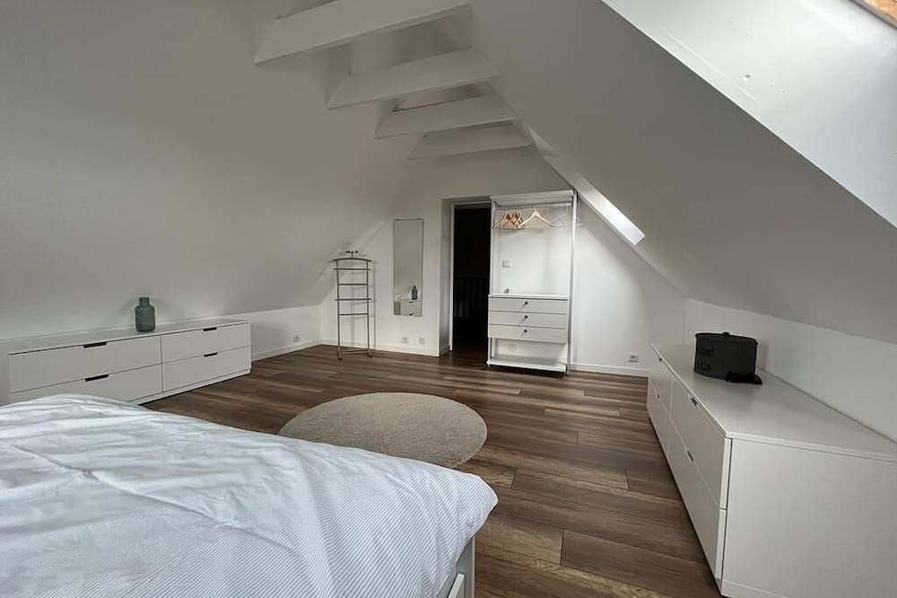 Fisherman's house / Penty in Plogoff with terrace, garden and sea view near the beach in Pointe du Raz, Plogoff