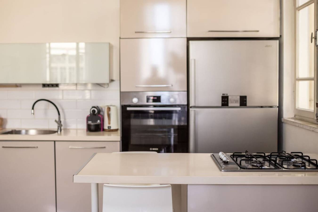 Entire apartment, Bauhaus Artistic Haven in Tel Aviv, Tel Aviv District