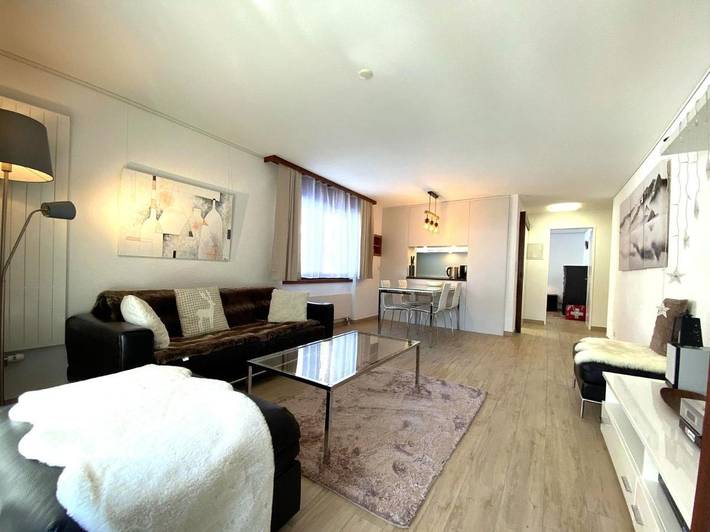 Gîte pour 5 personnes, avec Balcon et Terrasse ainsi que Jardin et Vue dans Thermes Du Grand Hotel Regina