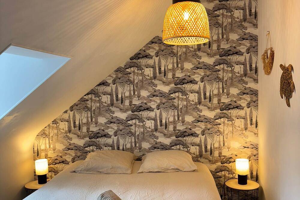 Entire apartment, La Cabane Perchée - Heart of Saint-Brieuc in Saint-Brieuc, Côte de Goëlo