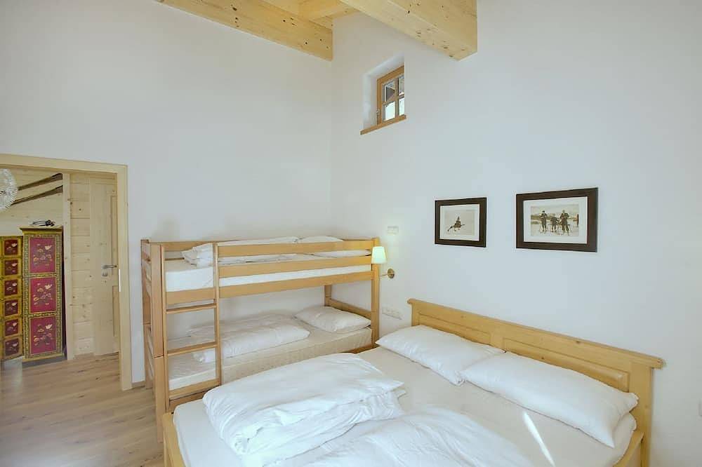 Modernes Familienchalet, Haustiere erlaubt, Sauna, Bergblick in Bramberg am Wildkogel, Pinzgau
