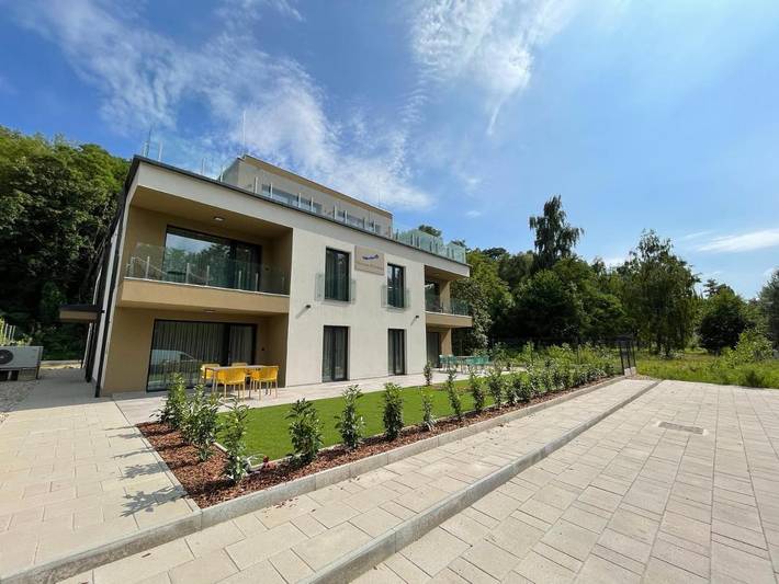 Ferienwohnung für 2 Personen, mit Whirlpool und Terrasse sowie Garten