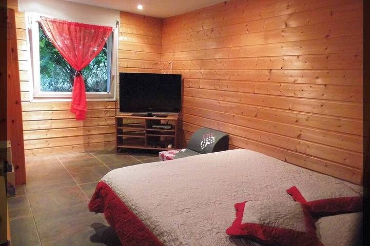 Gîte pour 4 personnes, avec jardin et piscine à Montfaucon (Doubs) - 2