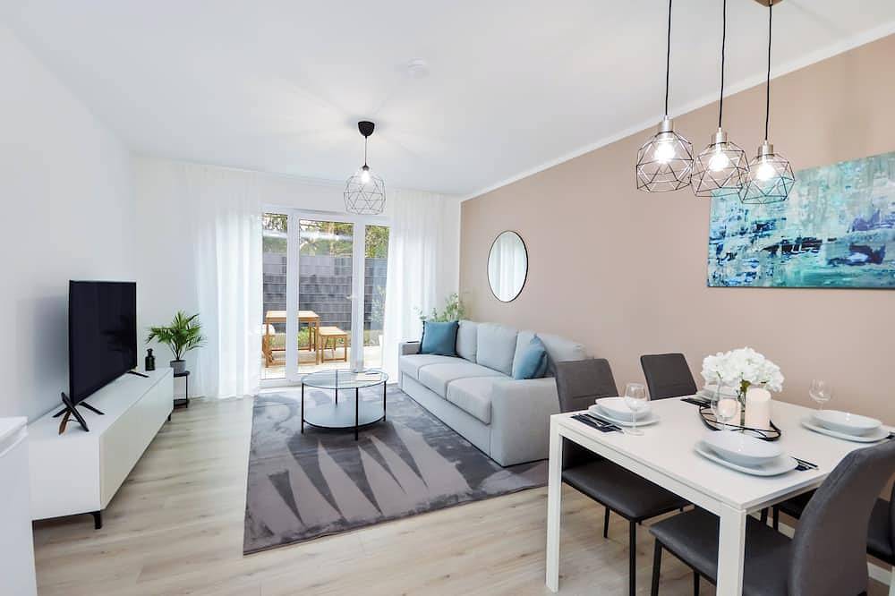 Ganze Wohnung, Stil und Komfort | Terrasse - Parkplatz in Brackwede, Bielefeld