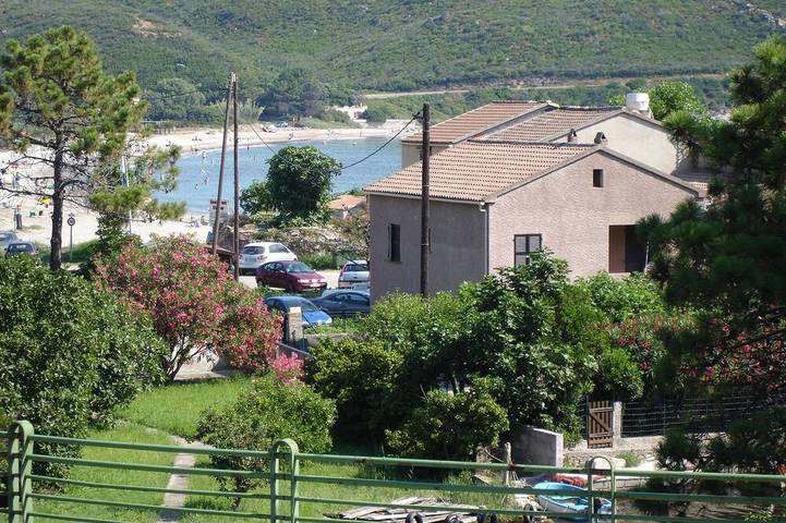 Gîte pour 6 personnes, avec jardin, animaux acceptés à Pietracorbara