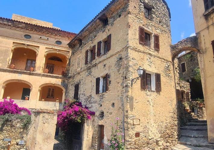 Gîte pour 4 personnes, avec vue et terrasse, animaux acceptés à Lama