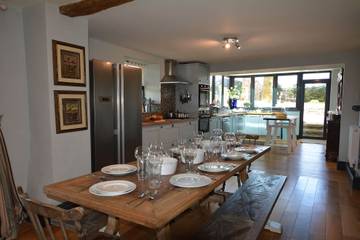Holiday Home for 12 People in Over Haddon, Peak District, Photo 3
