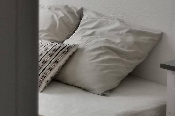 Gîte pour 2 personnes, avec terrasse et jardin dans Plage Pors Carn - 3