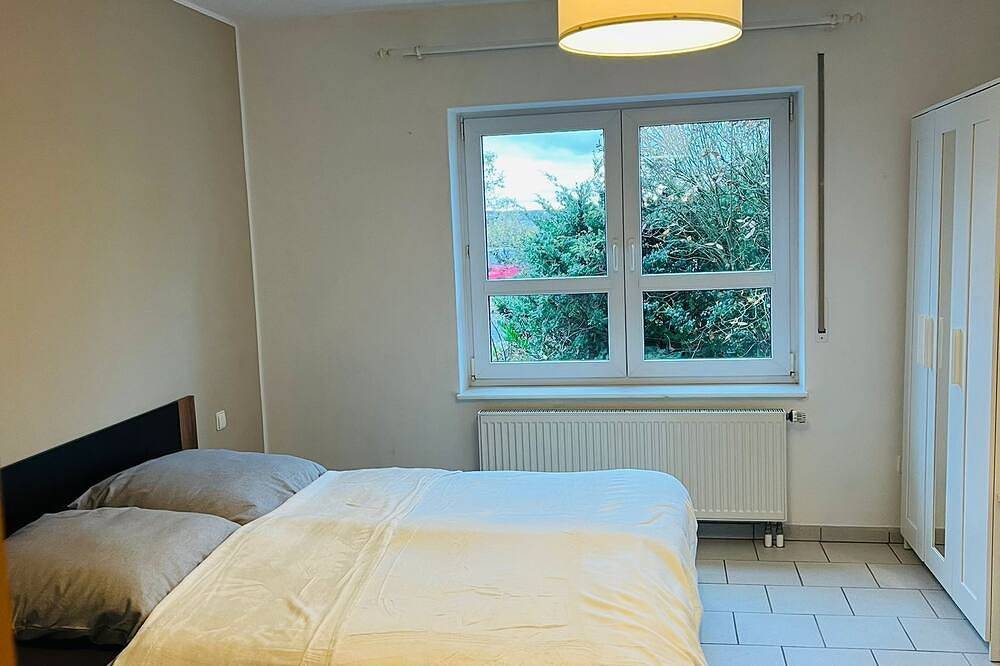 Ganze Wohnung, Gemütliche Ferienwohnung am Aartalsee mit Terrasse und Seeblick in Bischoffen, Naturpark Lahn-Dill-Bergland
