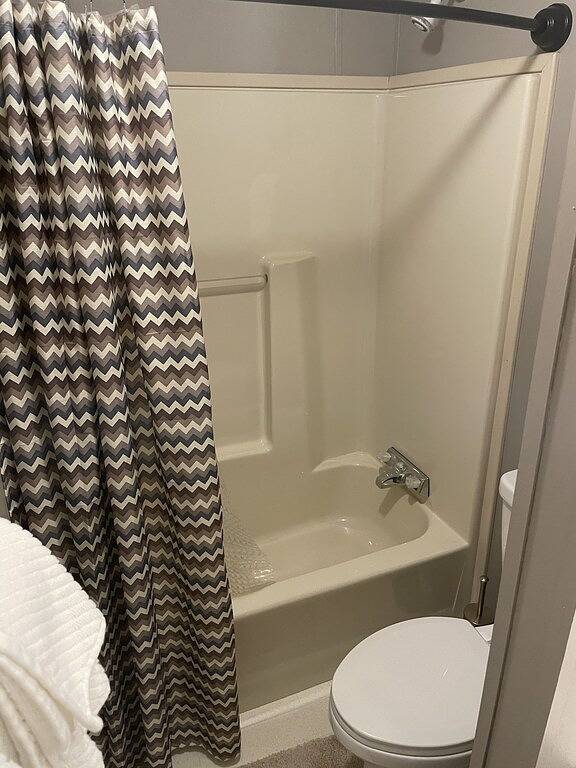 Comfy Getaway w/ stream and bridge out back in Ashe County