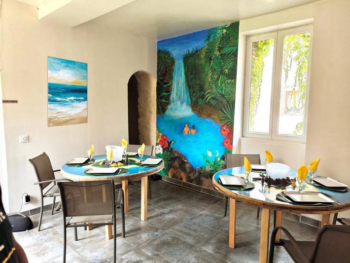 Gîte pour 4 personnes, avec Terrasse ainsi que Jacuzzi et Jardin à Bellechaume - 4
