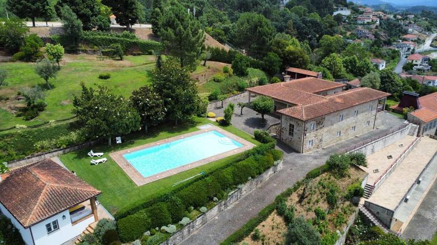 Casa de férias para 2 pessoas, com jardim e piscina e ainda terraço em Cabeceiras de Basto (Cidade)