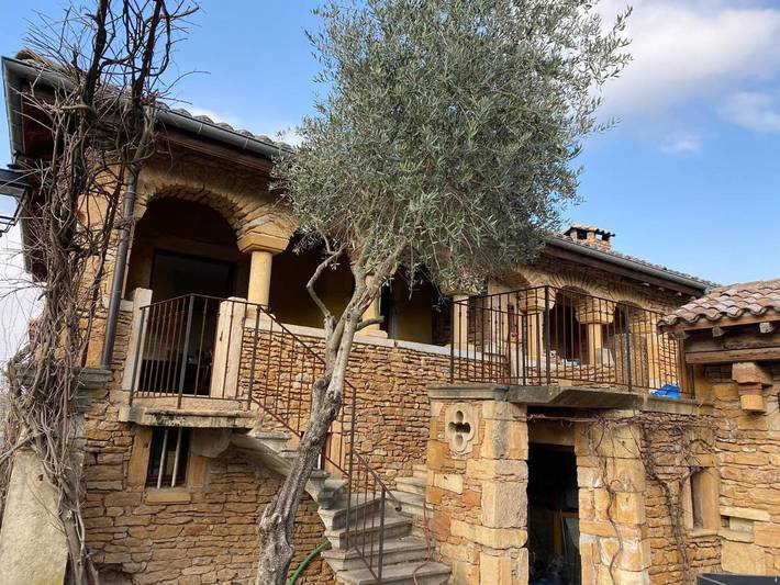 Hôtel pour 2 personnes, avec terrasse ainsi que jardin et vue à Lacenas - 3
