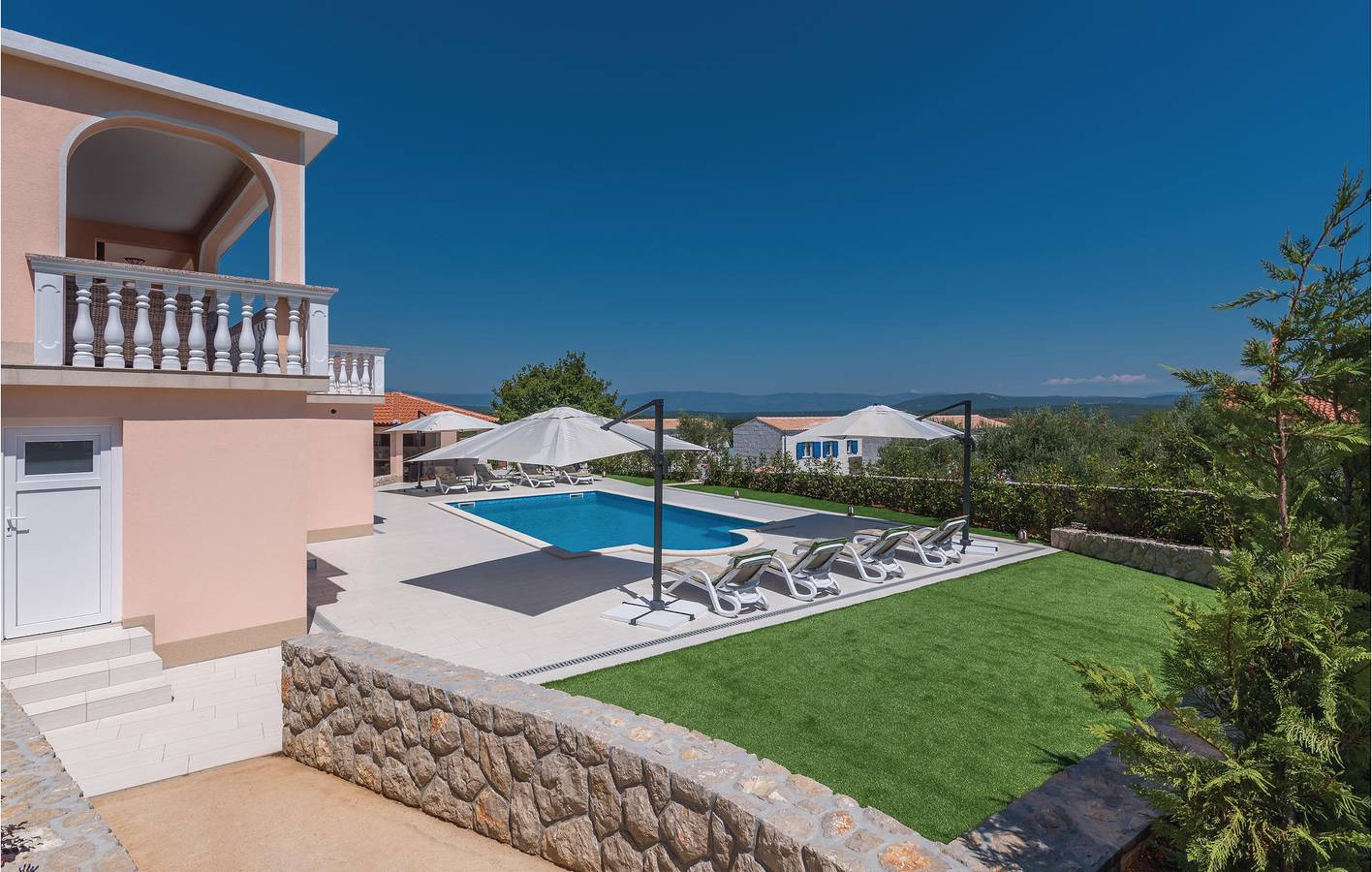 Charmantes Apartment mit 1 Schlafzimmer, Pool und WLAN, in der Nähe des Stadtzentrums in Krk Stadt, Krk
