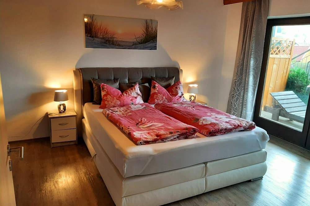 Apartamento inteiro, 2-room apartment with west-facing terrace and 2 barrier-free bathrooms in Frauenau, Baviera Oriental