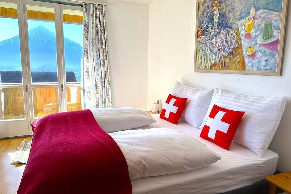 Swisshut Stunning Views Alps & Lake - Chalet Chrützwäg in Sigriswil, Meer van Thun