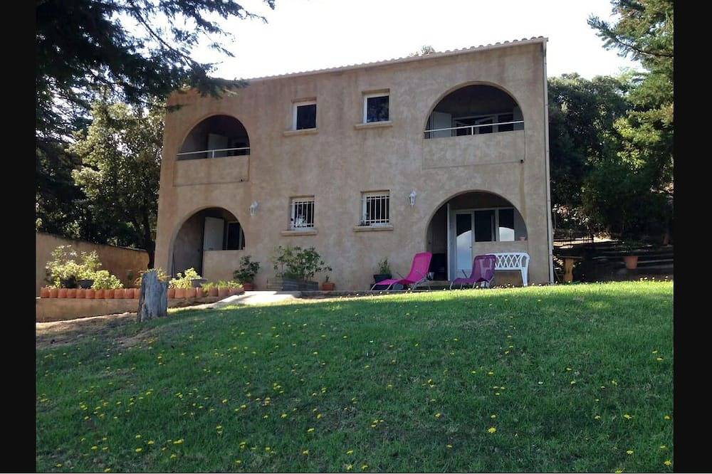 Appartement entier, Appartement vue mer et montagne, à l’étage in Calcatoggio, Région d'Ajaccio
