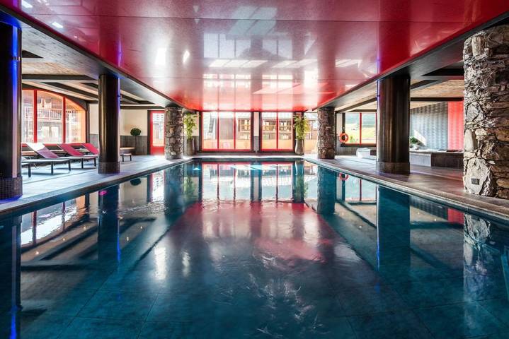 Appart’hôtel pour 6 personnes, avec sauna et piscine ainsi que balcon et jacuzzi, animaux acceptés