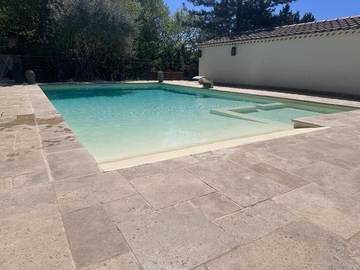 Gîte pour 4 personnes, avec jardin et piscine à Rians