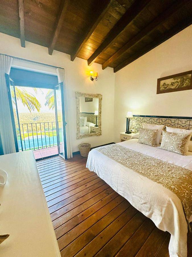 Chalet para 16 personas, con vistas y terraza además de piscina y jardín en Provincia de Badajoz - 2