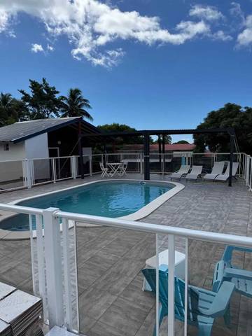 Bungalow pour 4 personnes, avec piscine et balcon en Guadeloupe