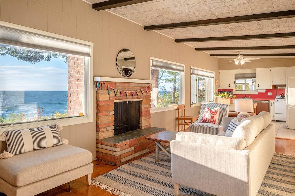 Low-bluff cottage with private Lake Michigan beach in Macatawa, Allegan County