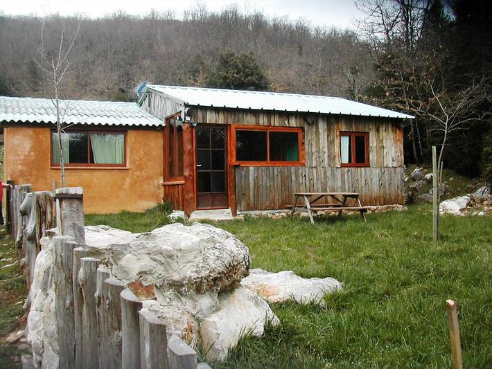 Gîte pour 5 personnes, avec jardin ainsi que vue sur le lac et sauna, animaux acceptés à Camps-sur-l'Agly