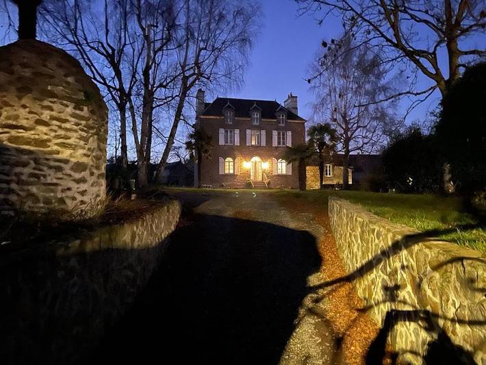 Gîte pour 2 personnes, avec jardin ainsi que vue et terrasse à Le Minihic-sur-Rance - 4