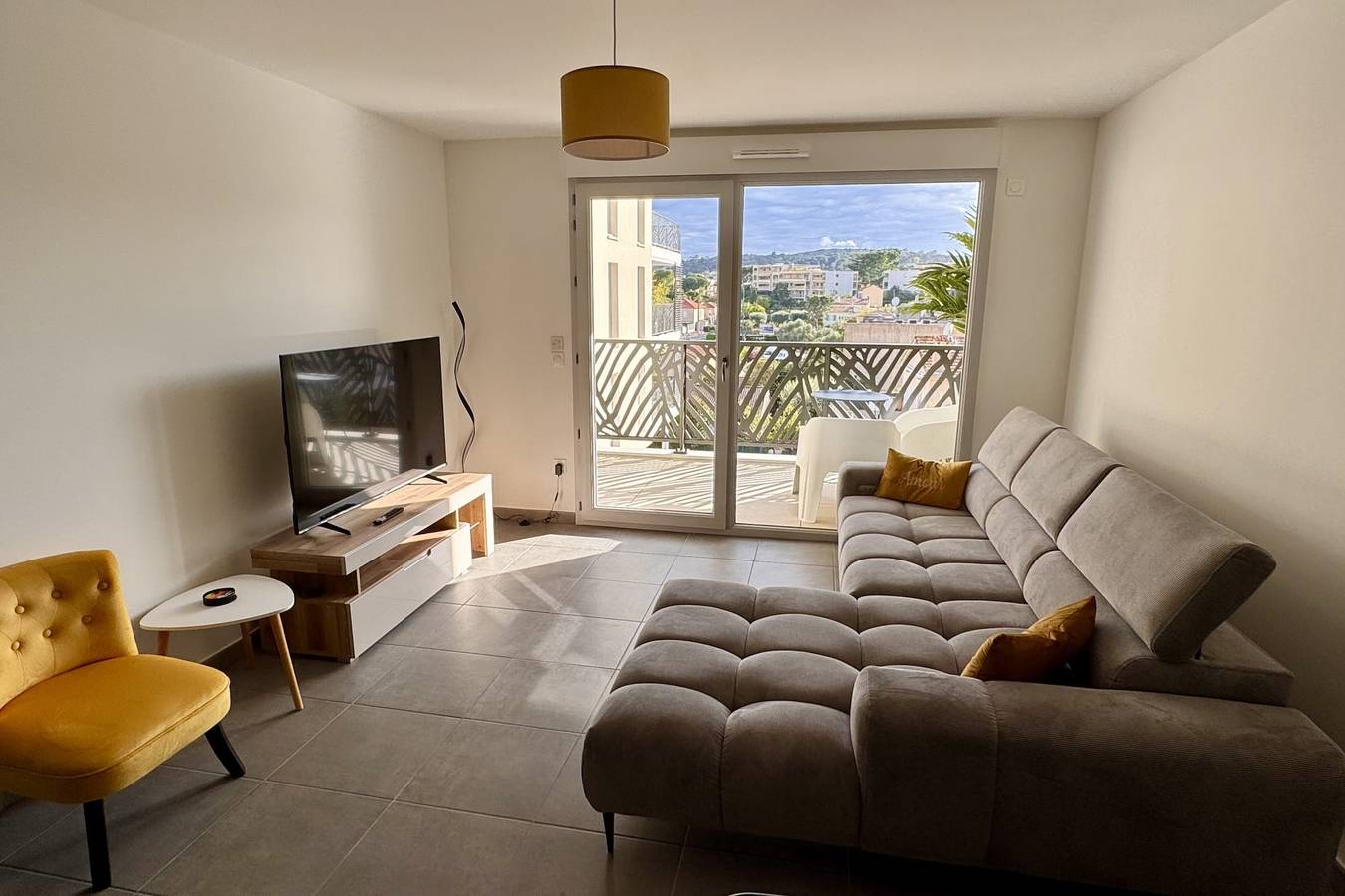 Ganze Wohnung, Ferienwohnung für 4 Personen mit Balkon in Le Cannet, Mittelmeerküste (Frankreich)