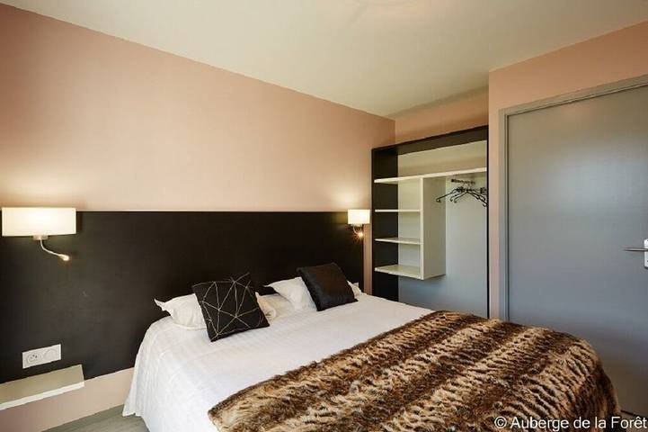 Location de vacances pour 4 personnes, avec terrasse ainsi que jardin et piscine à Le Gâvre - 2