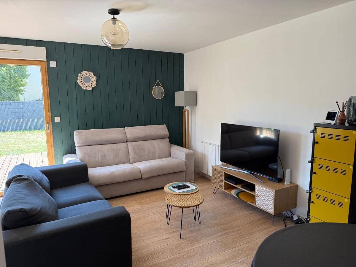 Appartement entier, One-Bedroom Apartment in Cesson-Sévigné, Région de Rennes