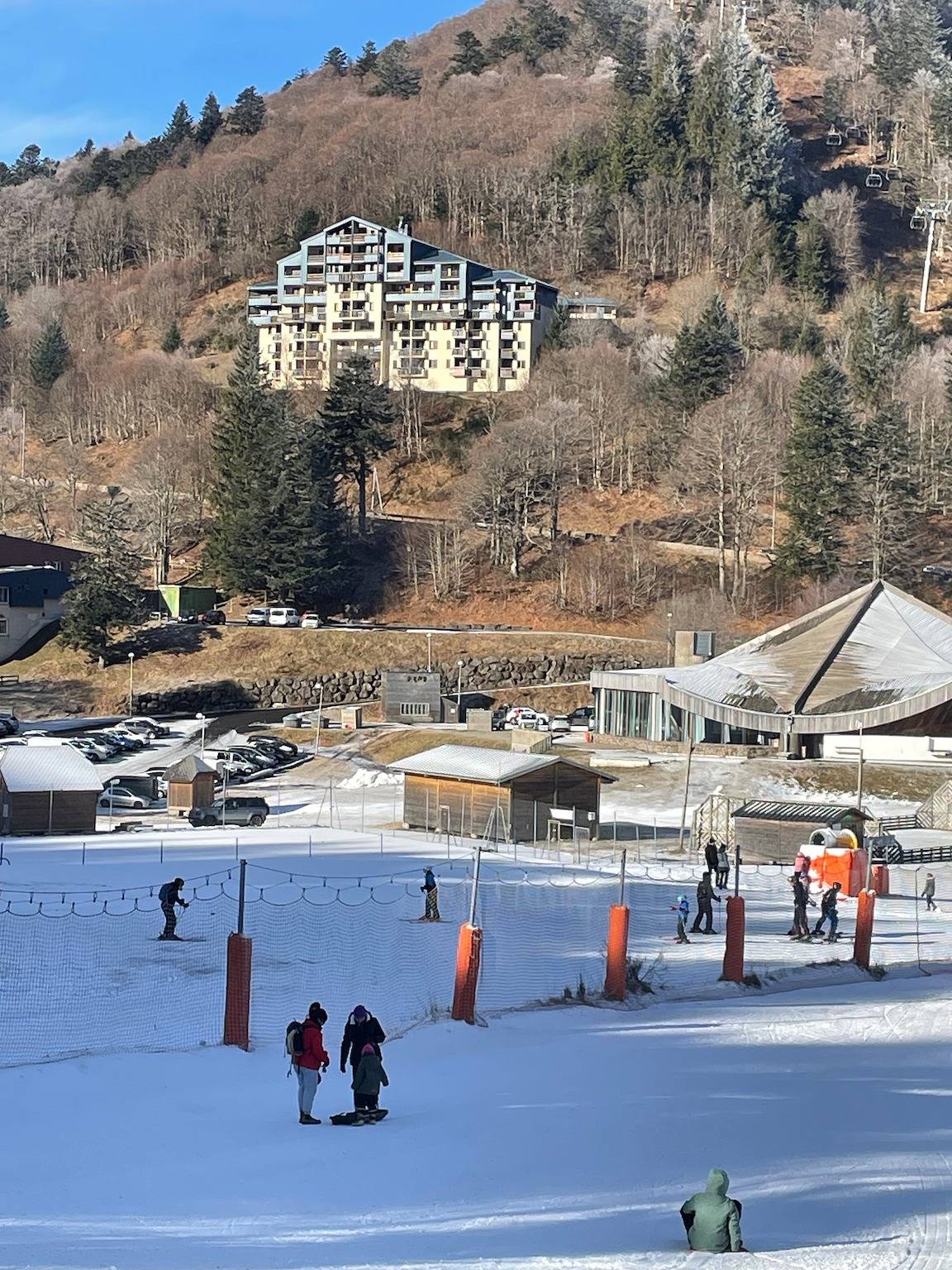 Appartement entier, Appartement 'Les Christalines' avec vue sur la montagne et balcon in Le Lioran, Laveissière