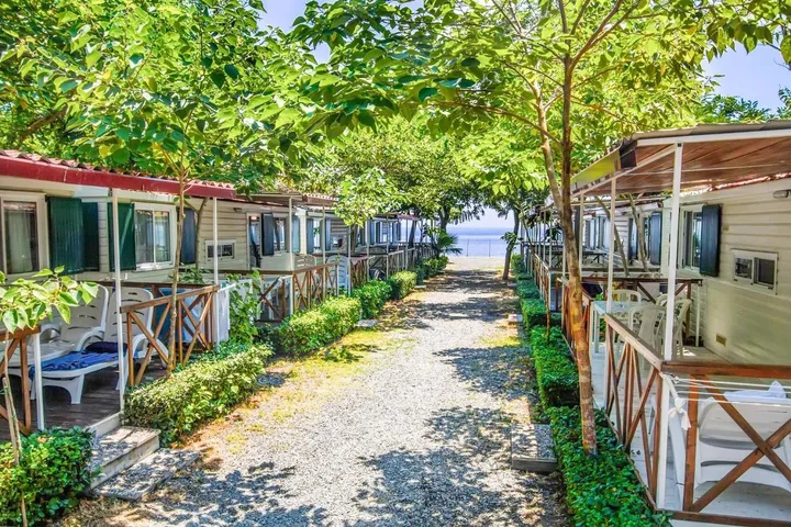Campeggio per 4 persone, con giardino e panorama - 1