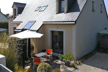 Gîte pour 4 personnes, avec jardin et terrasse à Lancieux